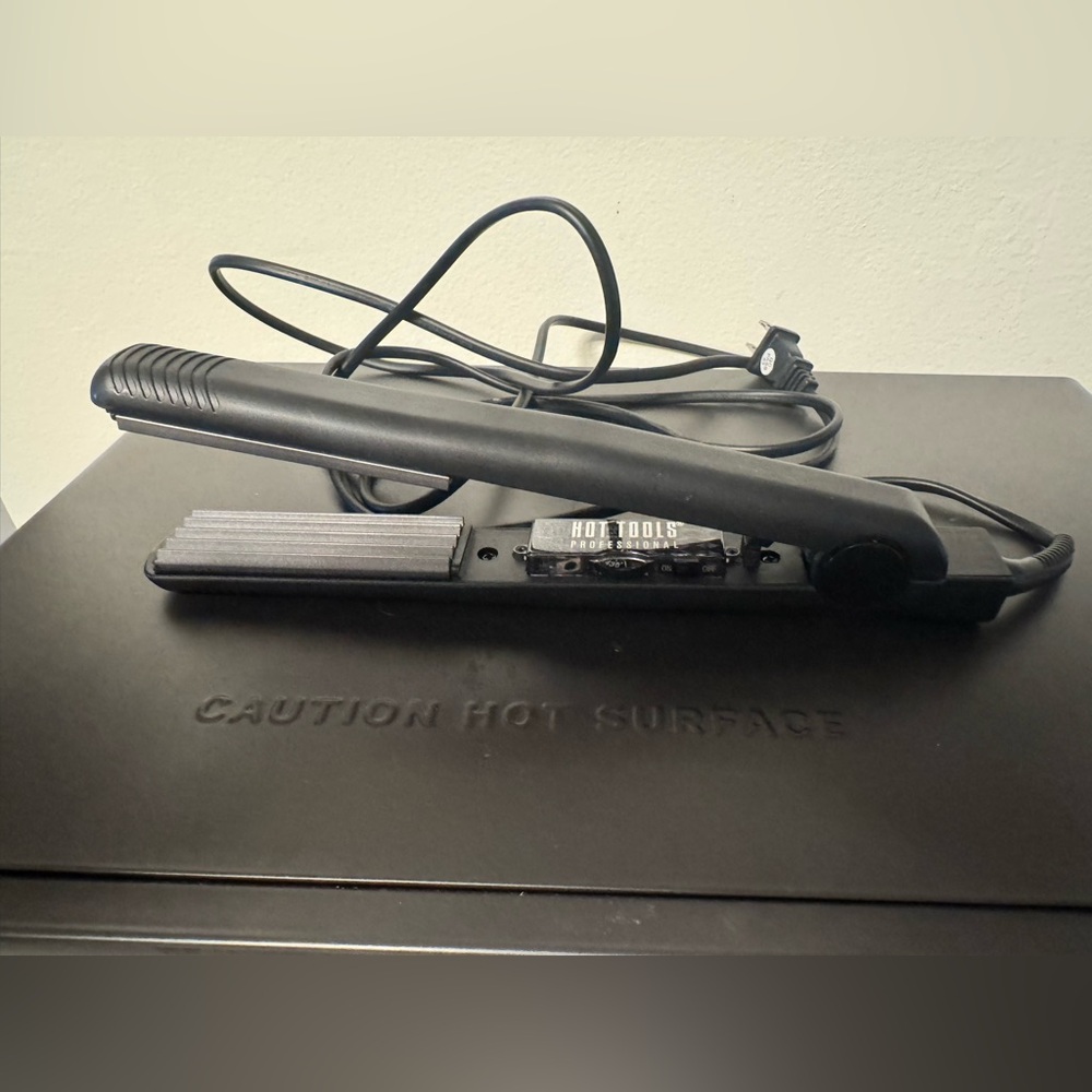 Hot Tools Hair Crimper